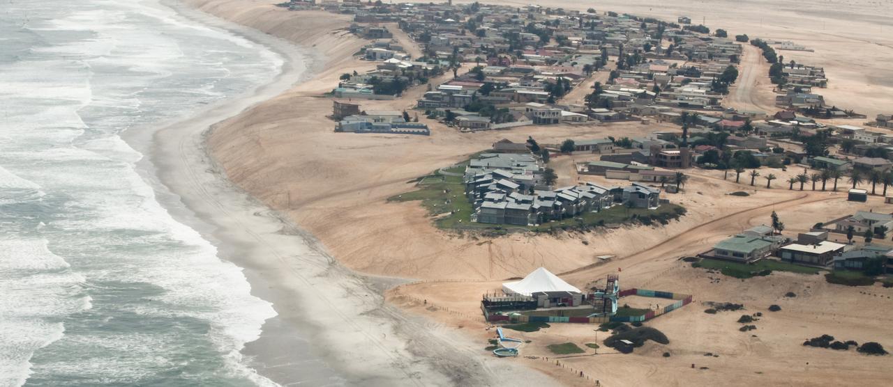 First Group Desert Rose Henties Bay Exterior foto