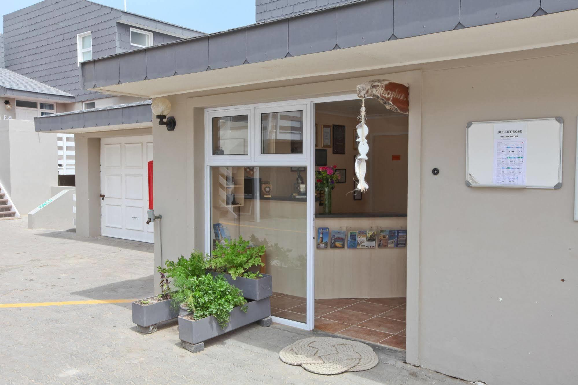 First Group Desert Rose Henties Bay Exterior foto