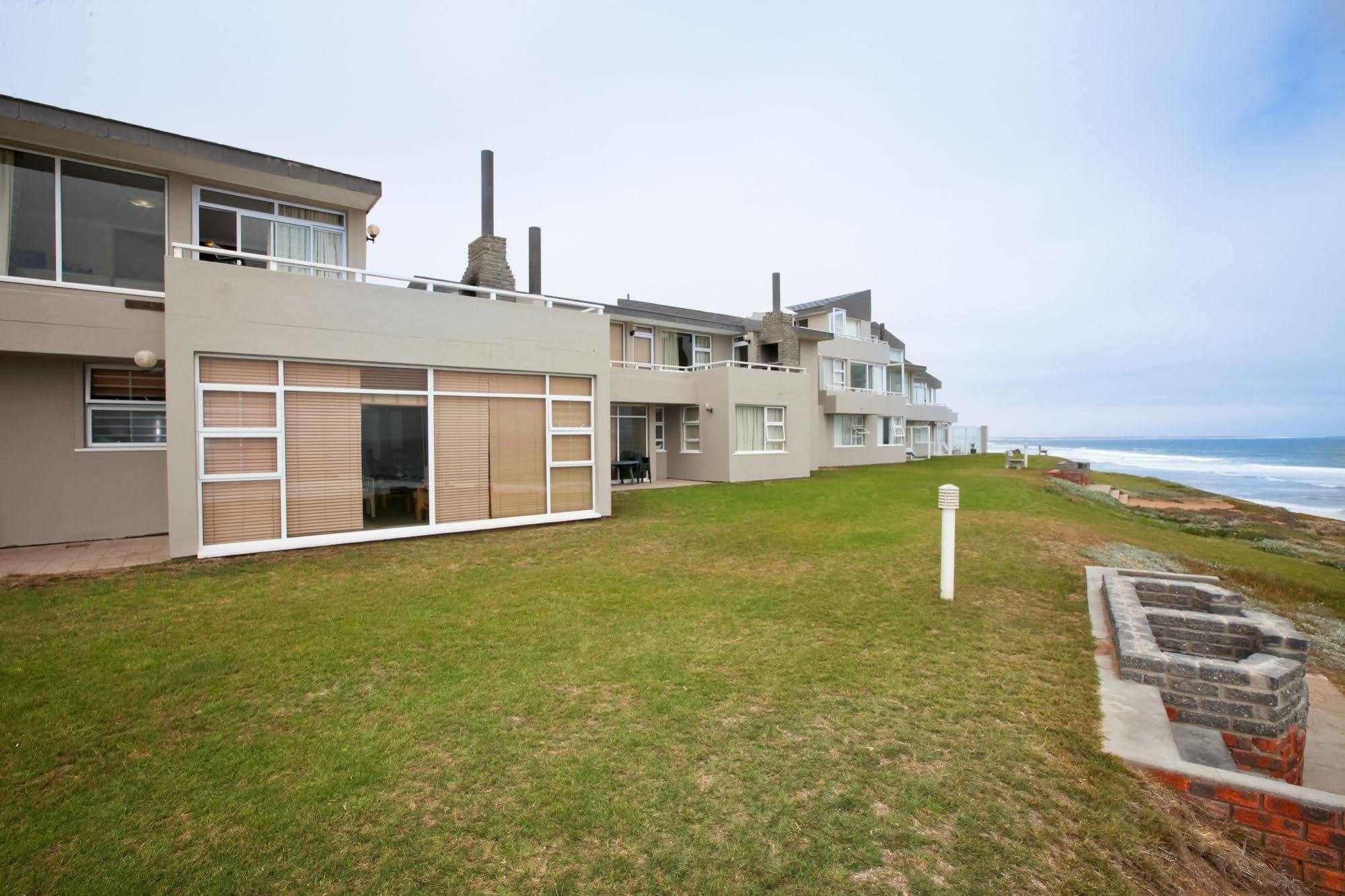 First Group Desert Rose Henties Bay Exterior foto